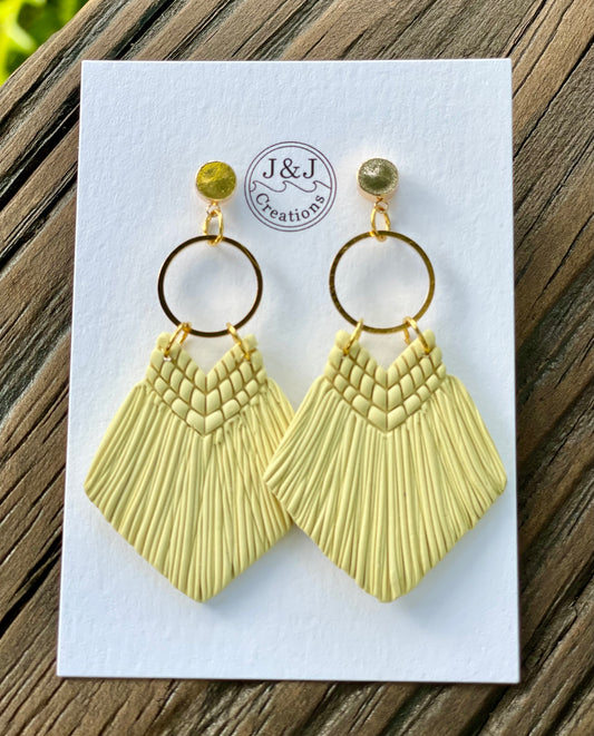 Faux Macrame Soft Yellow with Gold Tone