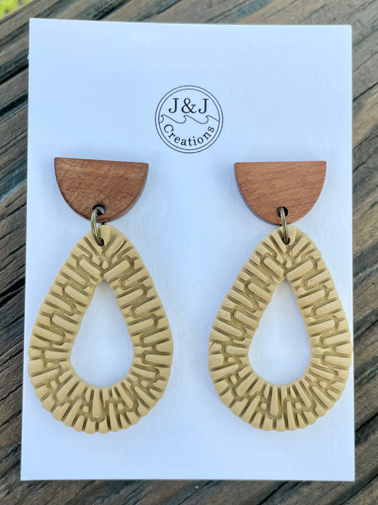 Faux Rattan Teardrop