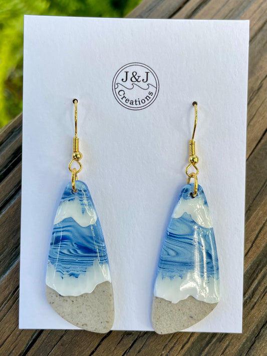 Waves with Gold Tone